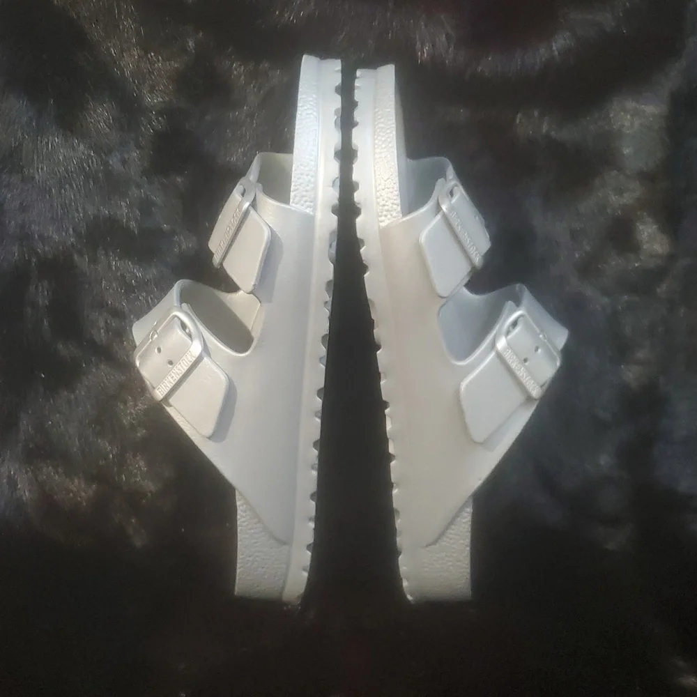 BIRKENSTOCK ARIZONA EVA SANDALS IN A METALIC /SZ: 39